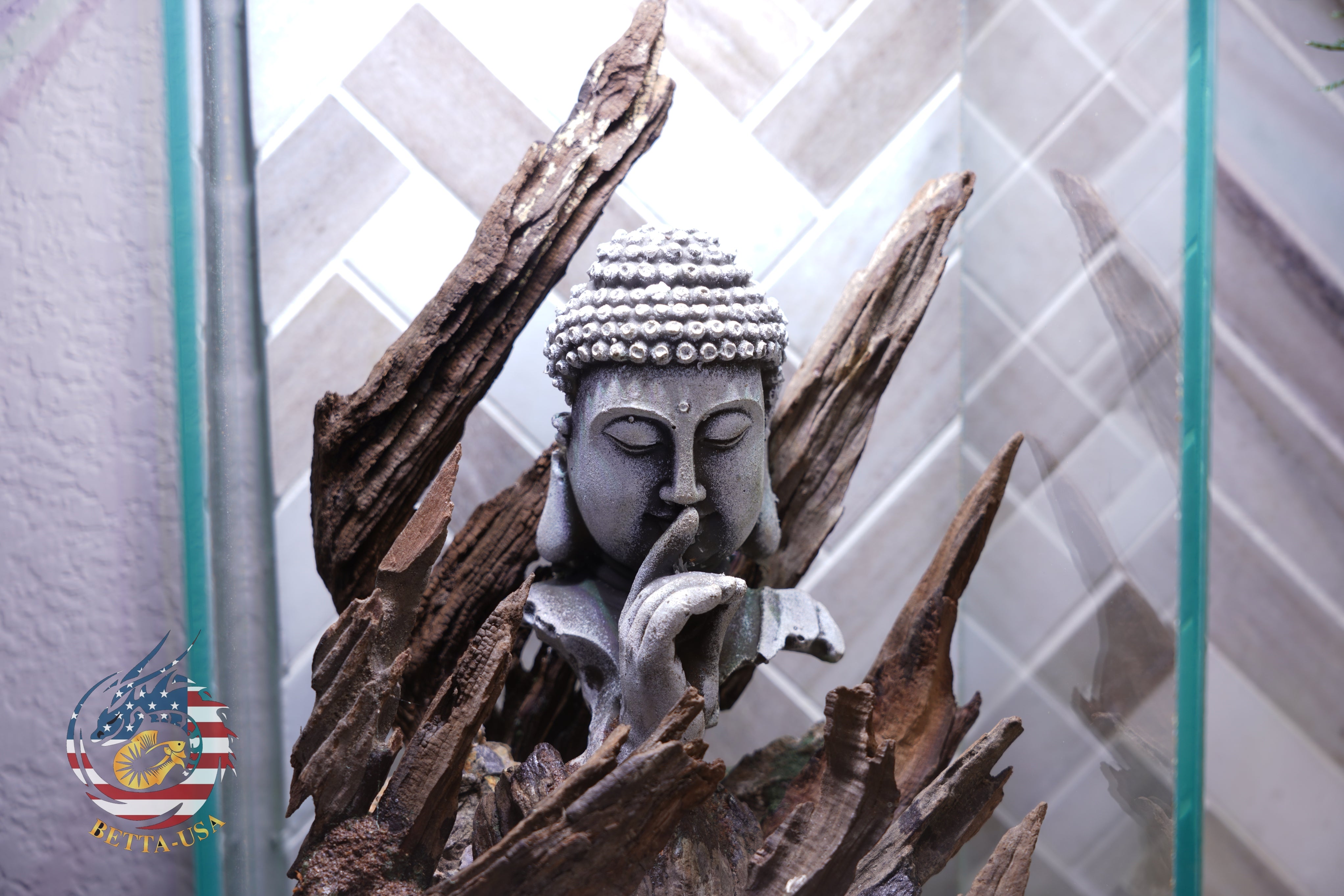 [SCAPE-02] Buddha Aquarium Decor with Driftwood - 3.1 Gallons