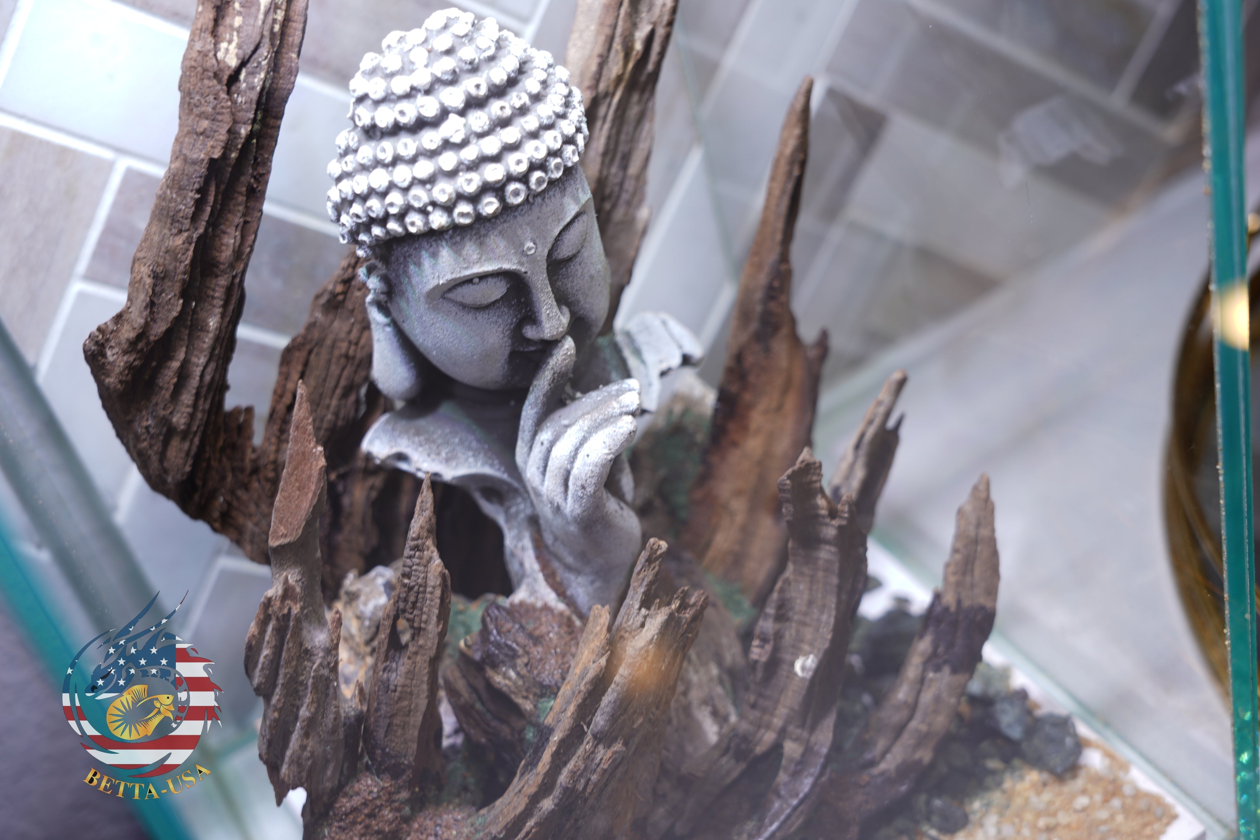 [SCAPE-02] Buddha Aquarium Decor with Driftwood - 3.1 Gallons