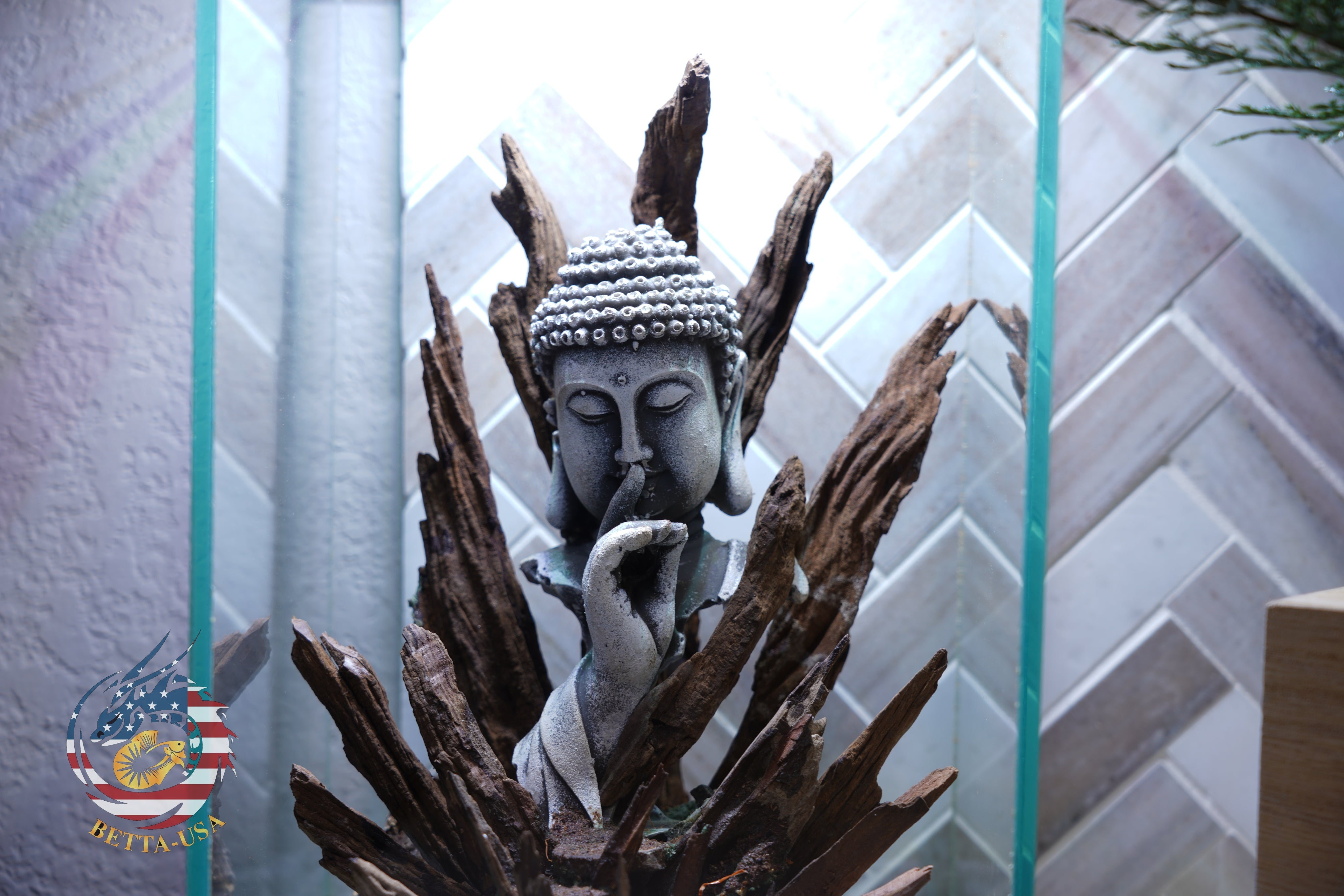 [SCAPE-03] Buddha Aquarium Decor with Driftwood - 3.1 Gallons