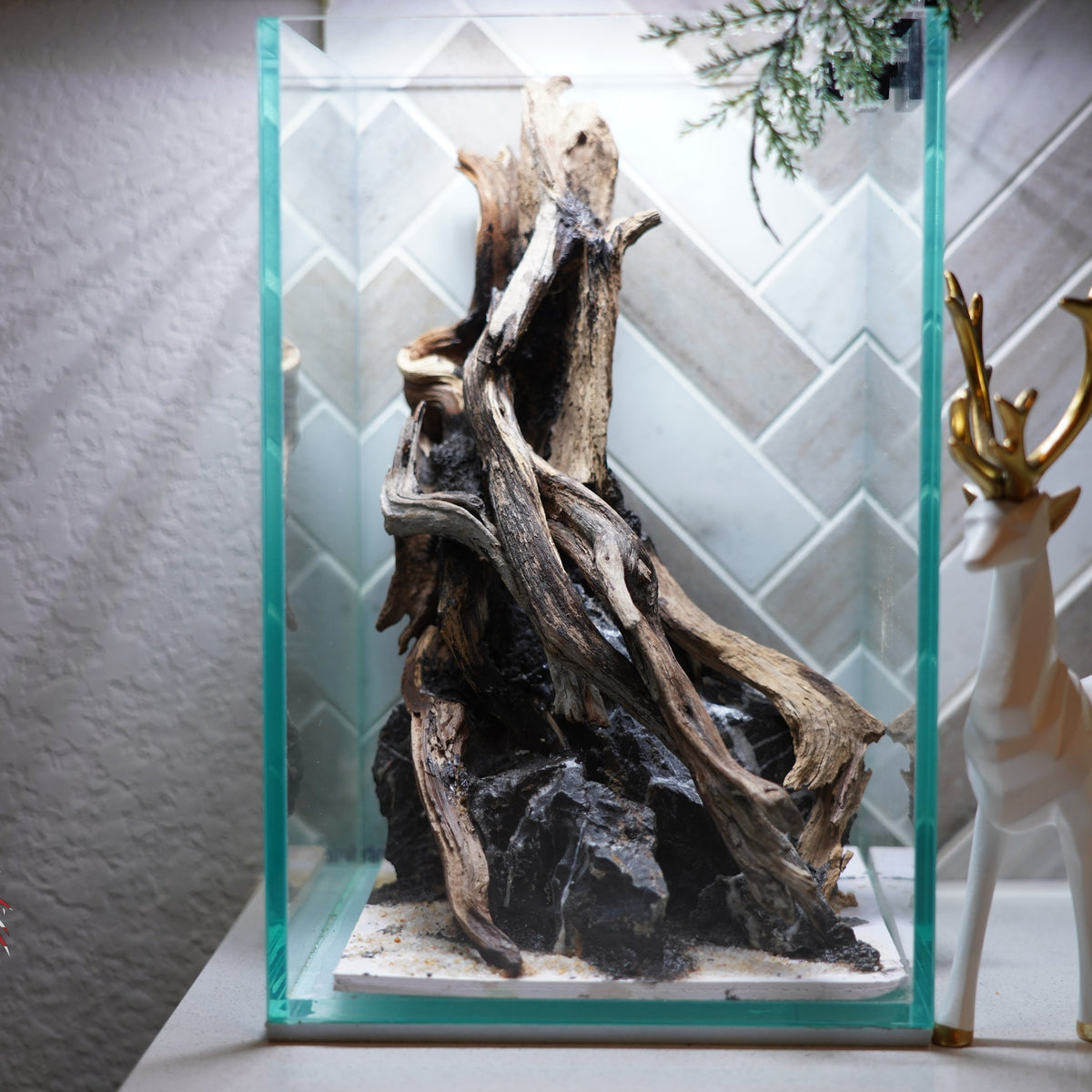 [SCAPE-37] Nature Aquarium Aquascape Driftwood– 1.6 Gallons