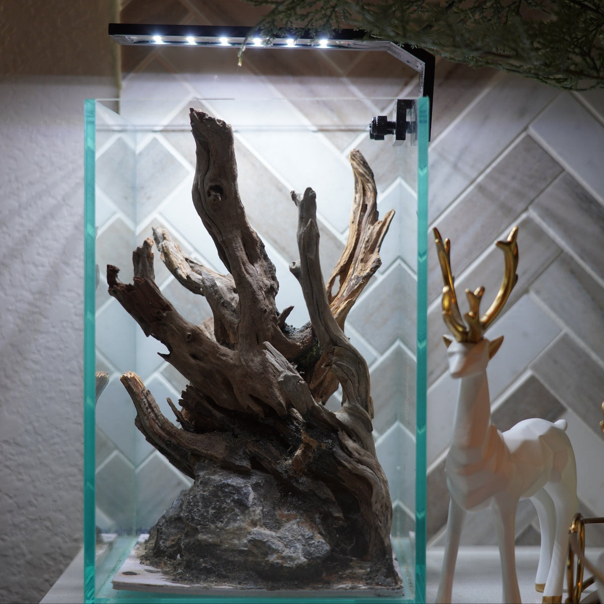 [SCAPE-39] Nature Aquarium Aquascape Driftwood – 1.6 Gallons