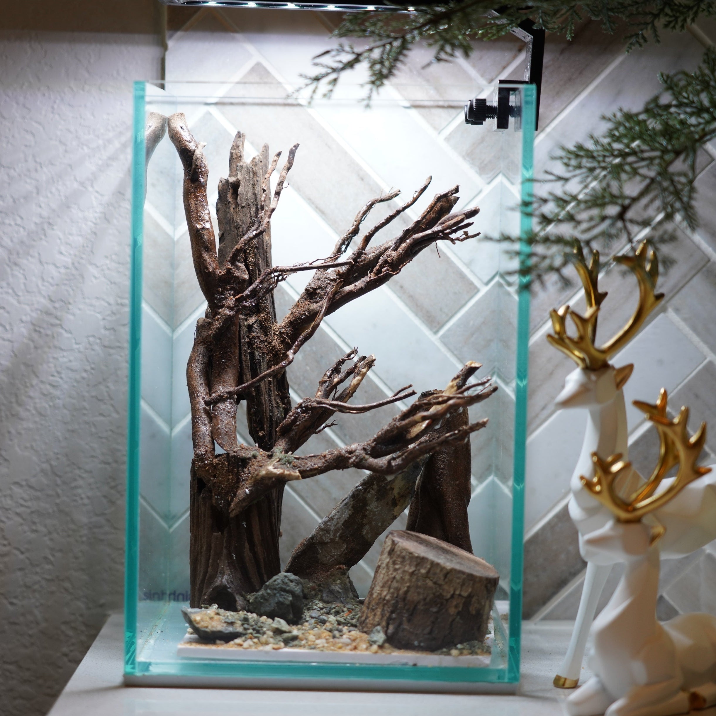 [SCAPE-71] Nature Aquarium Aquascape Driftwood– 1.6 Gallons