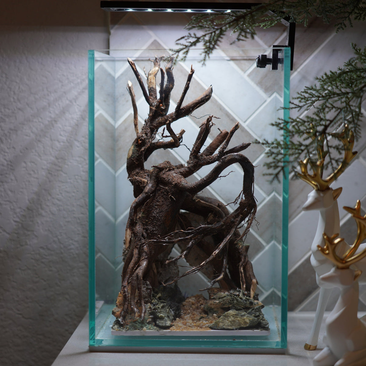 [SCAPE-73] Nature Aquarium Aquascape Driftwood– 1.6 Gallons