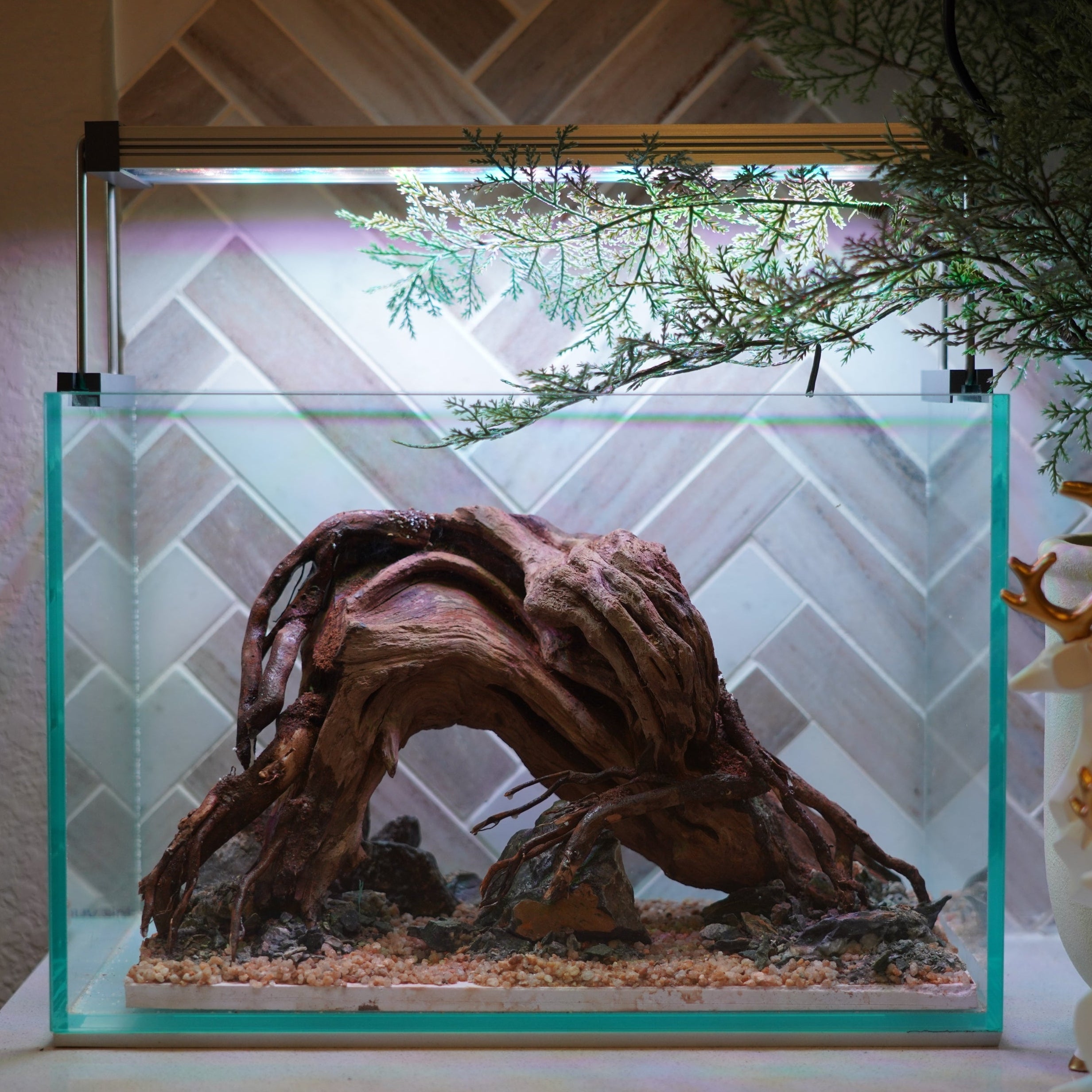 [SCAPE-92]  Nature Aquarium Aquascape Driftwood– 2.7 Gallons